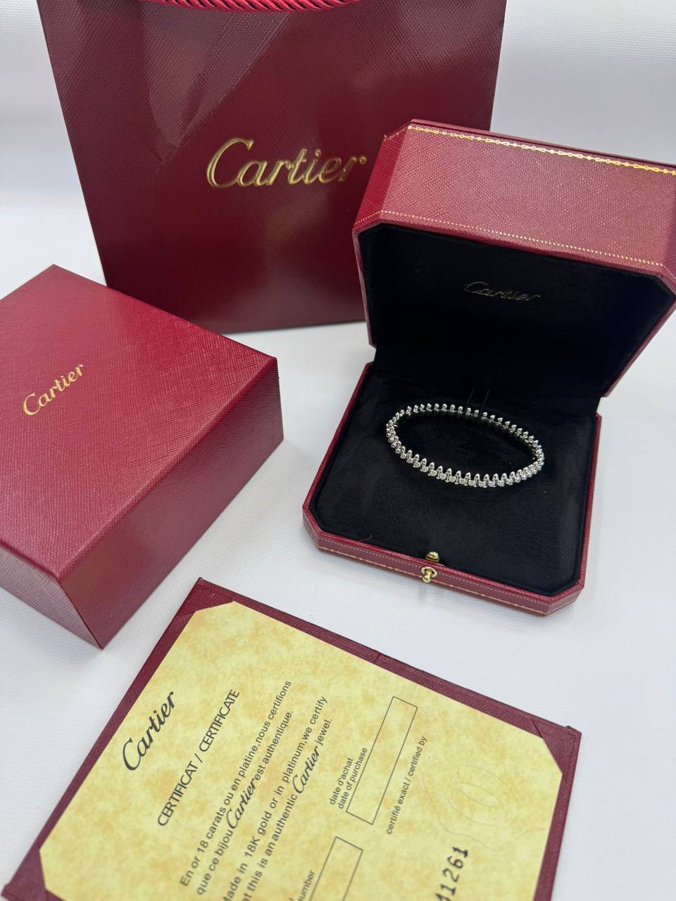Cartier Clash
Bangle with diamond 💎 
Super master quality 💯
With normal boxes 📦 
70 dhs🇦🇪🇦🇪

With master box 🗃️ 
130 dhs🇦🇪🇦🇪

Zain216
♥️♥️♥️