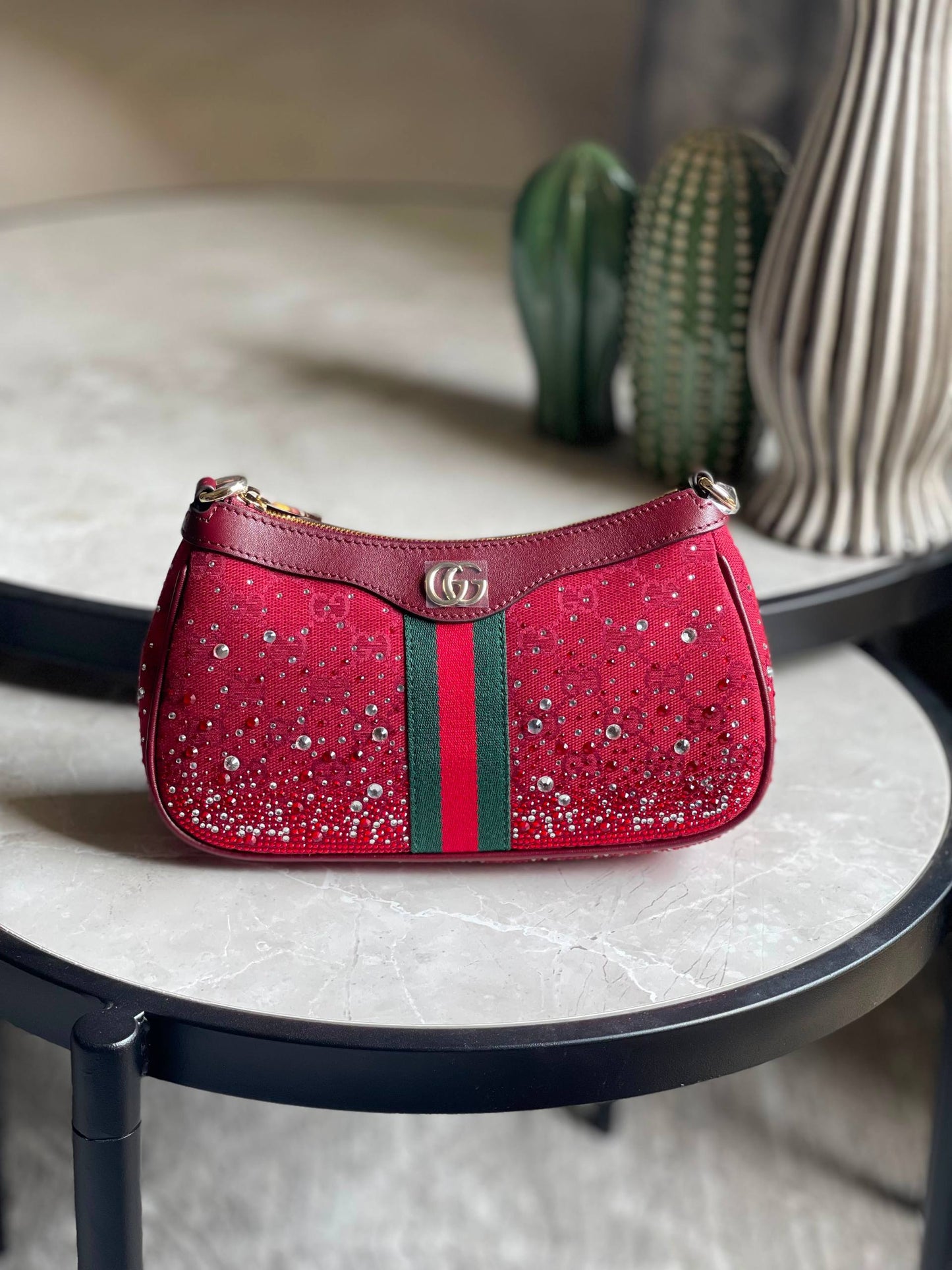 Gucci 
Available original box 📦 
With full packing 🎀🎀
Super high quality 💥💥
For Price 👇 WhatsApp✅
0568585901 
0507557372
0552275751 Owner Zain 👌

Zain283
♥️♥️♥️
