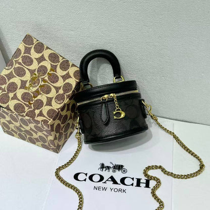 Coach
85 dhs✅
with box🎁
size 12×8×9cm

Zain42
♥️♥️♥️