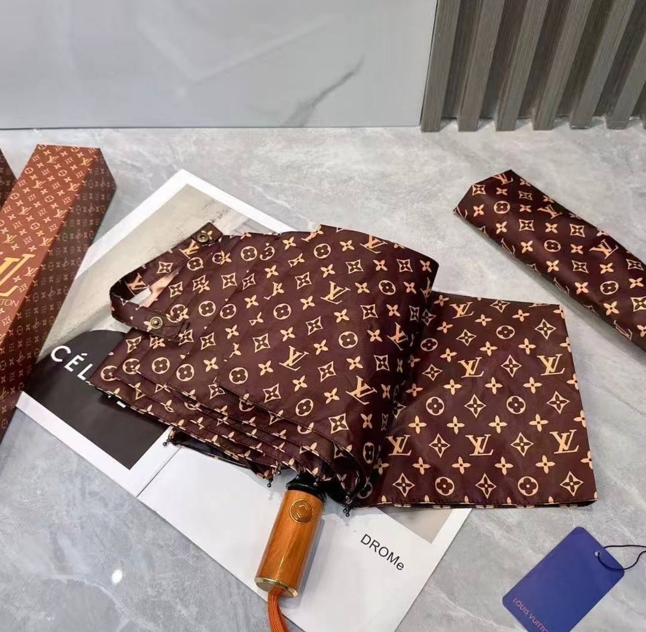 UMBRELLA ☔️*
Master quality 💯
With boxes 🗃️ 
75 dhs✅

Zain216
♥️♥️♥️