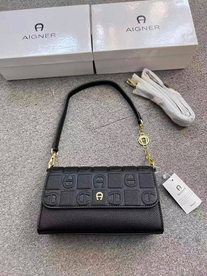 Aigner
100 dhs🇦🇪🇦🇪 
with box high quality24cm

Zain26
♥️♥️♥️