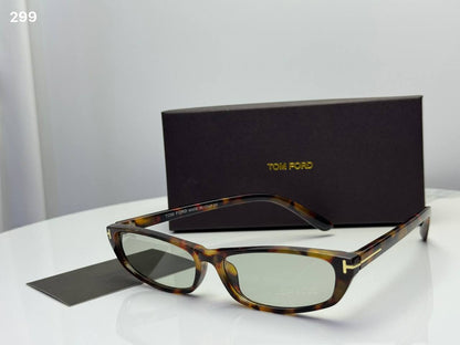 TomFord

55 DHS🇦🇪🇦🇪🇦🇪

Good quality 

Zain182
♥️♥️♥️