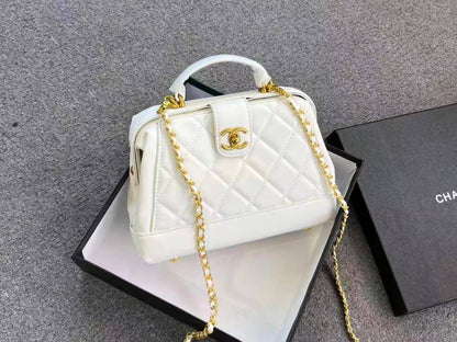 Chanel

90 dhs🇦🇪🇦🇪

with box

Zain26
♥️♥️♥️