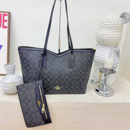 Coach ᴛᴏᴛᴇʙᴀɢ
ᴢɪᴘᴘᴇʀ ᴛʏᴘᴇ
sɪᴢᴇ : 47 x 14 x 27 cm

75 dhs🪙💕

Zain31
♥️♥️♥️