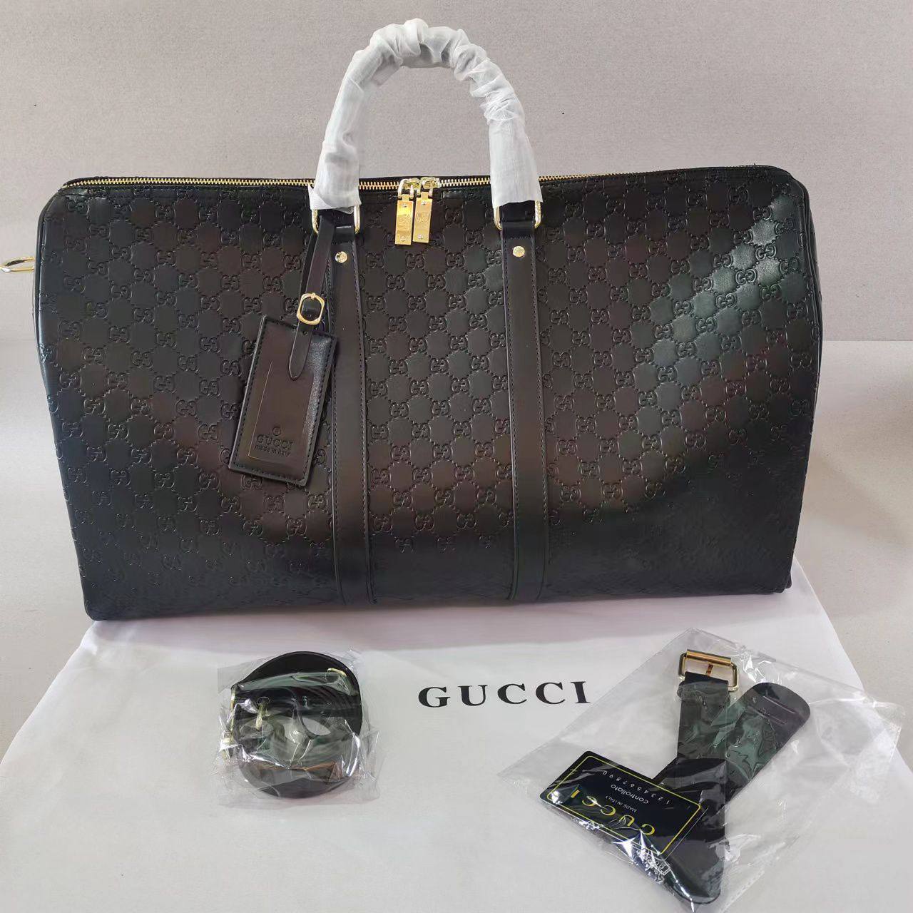 LV
Travel Bags
55cm 
120 dhs✅

Zain143
♥️♥️♥️