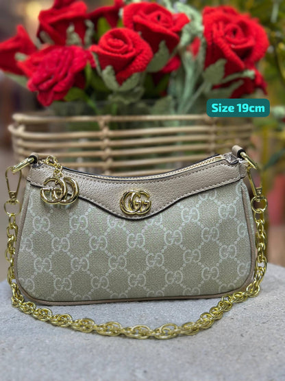 Gucci

Good quality 

with box 
90 dhs🇦🇪🇦🇪

Zain186
♥️♥️