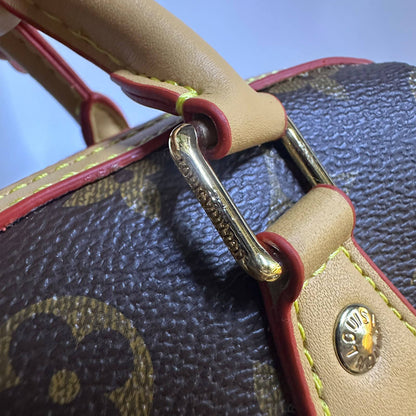 LV

SPEEDY COPY
 ONE SMALL SIZE 

WITH DOUBLE BOX 
125 dhs🇦🇪🇦🇪

Size: 20cm

Zain39
Zain17
Zain295
♥️♥️♥️