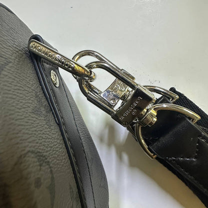 LV

COPY ONE 

WITH BOX 
🎁🎁🎁

170 dhs✅

Zain295
♥️♥️♥️