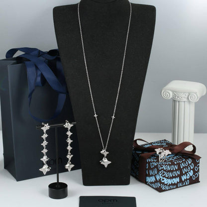 Apm set 
Necklace 
Earrings 
Ring
140 dhs🪙🖤

Zain89
♥️♥️♥️