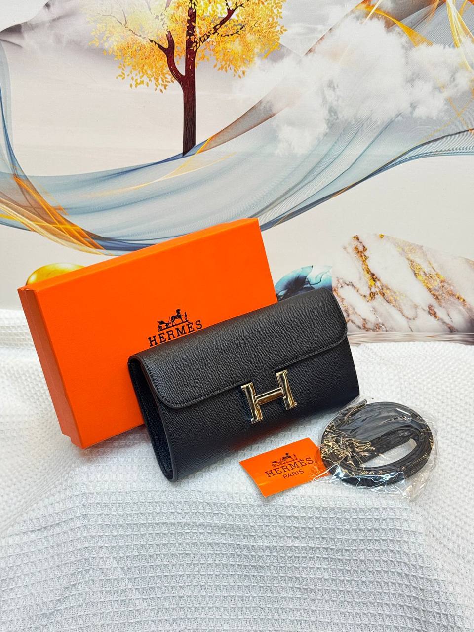 Hermes

Best quality 

with box’s 🎁

90 dhs✅
size 20Cm

Zain290
♥️♥️♥️