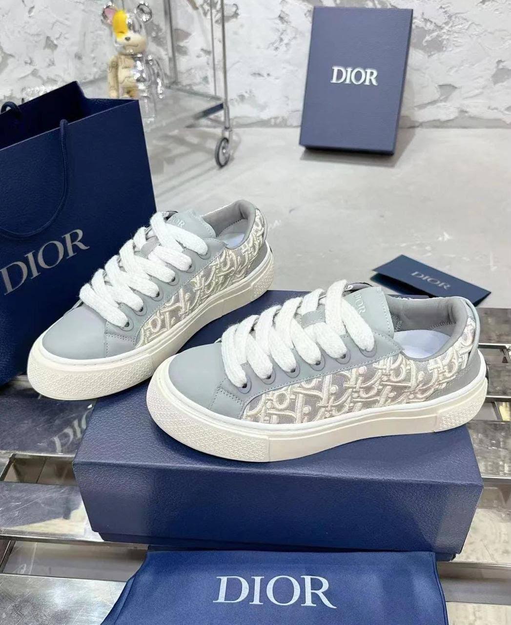 DIOR SHOES
GOOD QUALITY
105 dhs✅
Size 36-40

Zain40
♥️♥️♥️