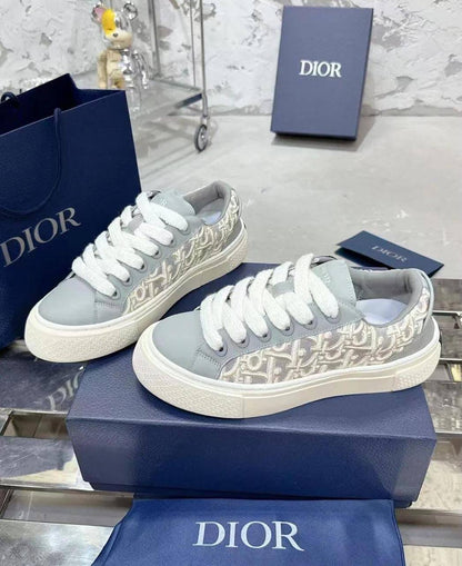 DIOR SHOES
GOOD QUALITY
105 dhs✅
Size 36-40

Zain40
♥️♥️♥️