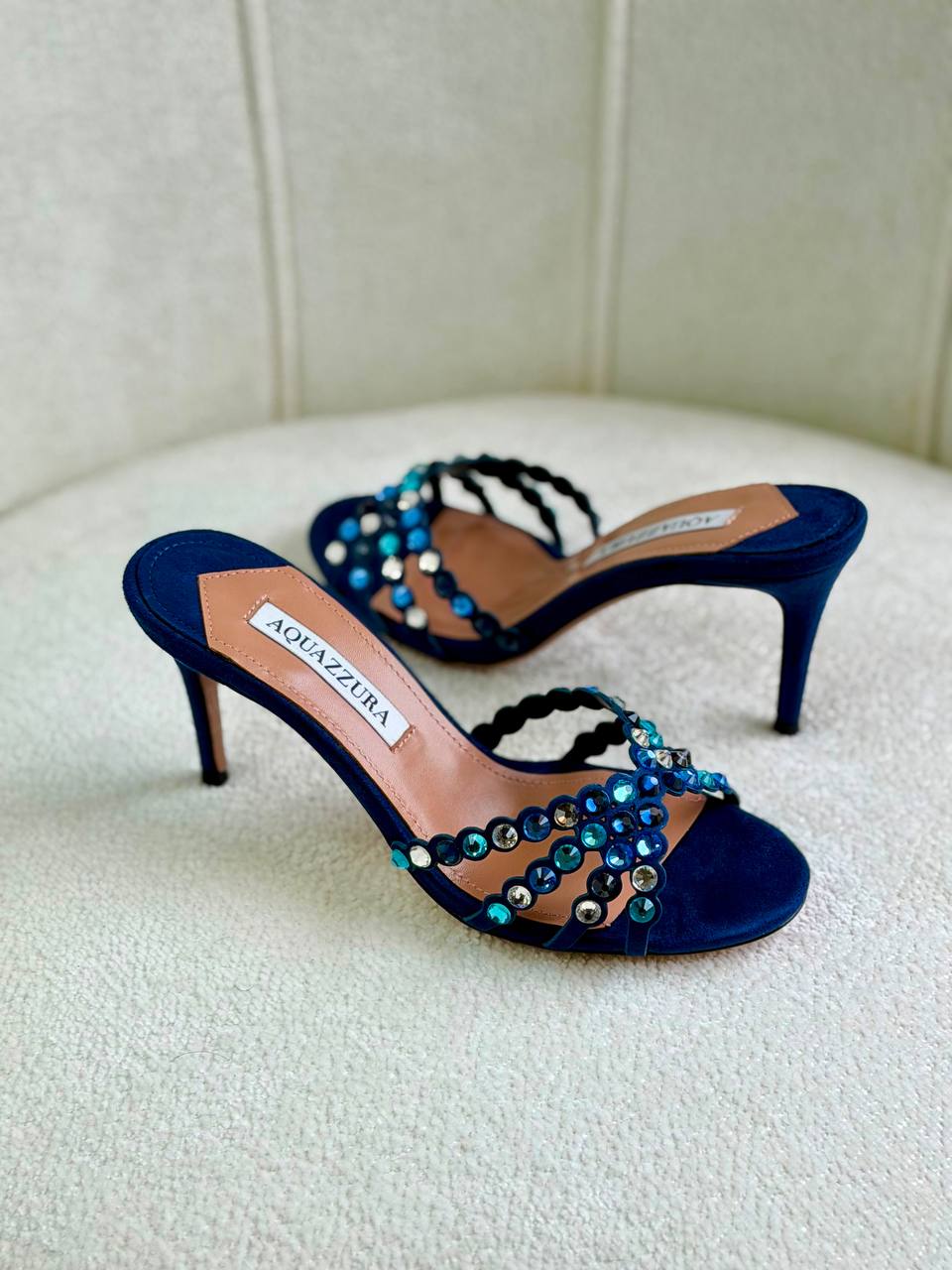 AQUAZZURA
Super *AAA* *+* Quality 💯 
With original packing🎁🎁
SIZE:36and41
Available now
450 dhs🇦🇪🇦🇪

Zain309
♥️♥️♥️