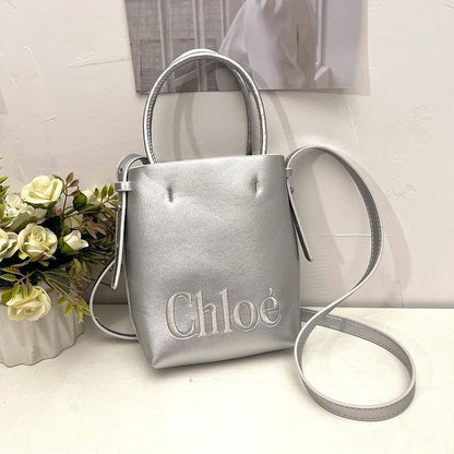 Chloe
Good quality 
45 dhs🪙💕
19*14*7cm

Zain17
♥️♥️♥️