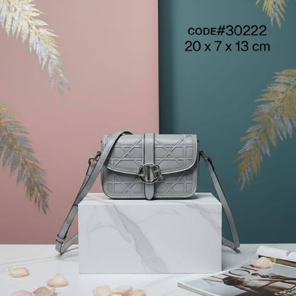 CHRISTIAN DIOR
ᴍɪɴɪ ᴅɪᴏʀ ᴄʜᴀʀᴍ
ᴄʀᴏssʙᴀɢ / sʜᴏᴜʟᴅᴇʀ ʙᴀɢ
sɪᴢᴇ : 20 cm
ᴡɪᴛʜ BOX
🎁🎁🎁

60 dhs👑

Zain31
♥️♥️♥️