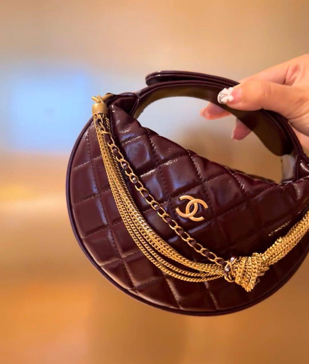 Chanel

110 dhs👑

with box
🎁🎁🎁

Zain07
♥️♥️♥️