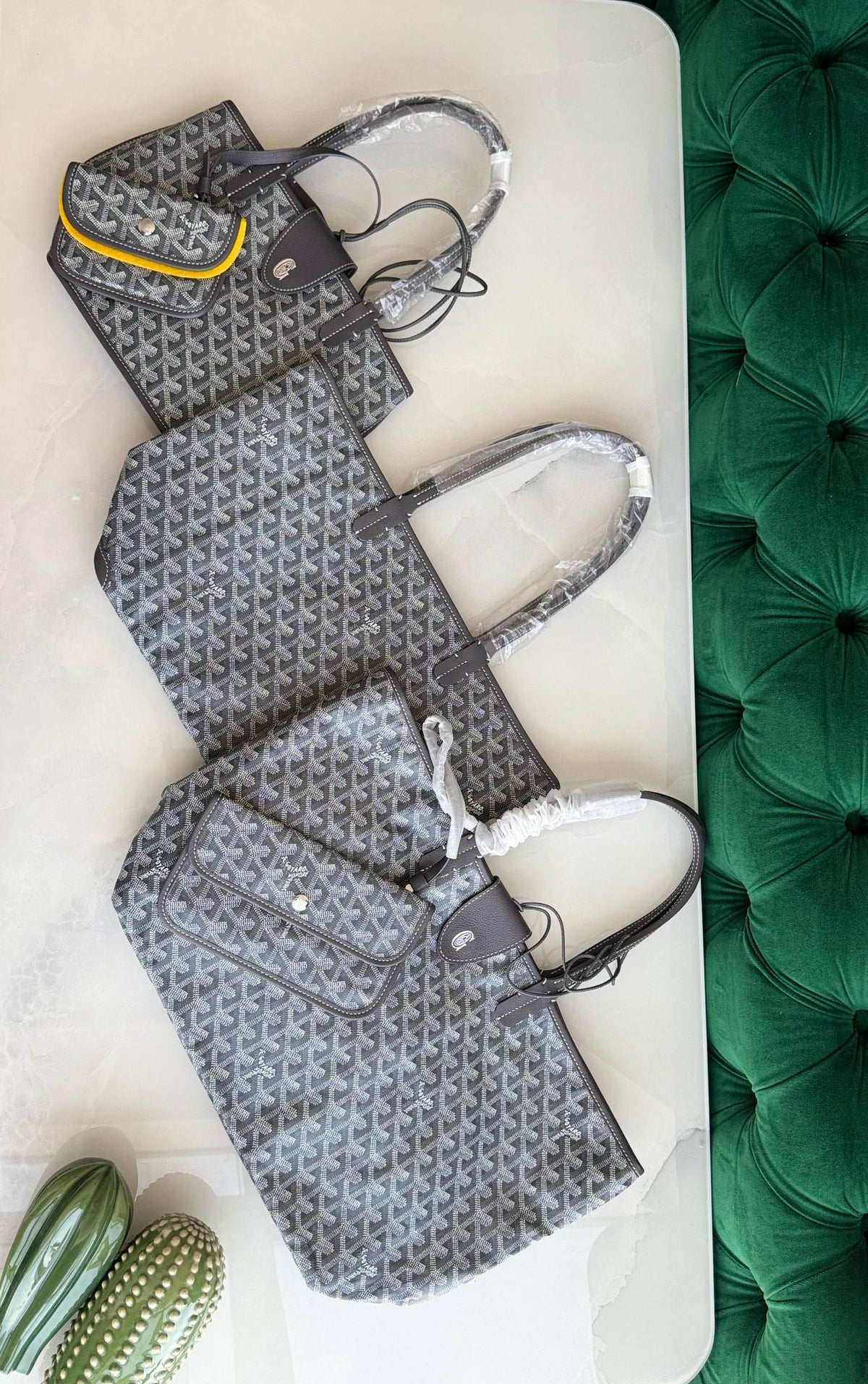 Goyard ✨
Available original box 📦 
With full packing 🎀🎀
Super high quality 💥💥

For Price 👇 WhatsApp✅
0568585901 
0507557372
0552275751 Owner Zain 👌

Zain382
♥️♥️♥️