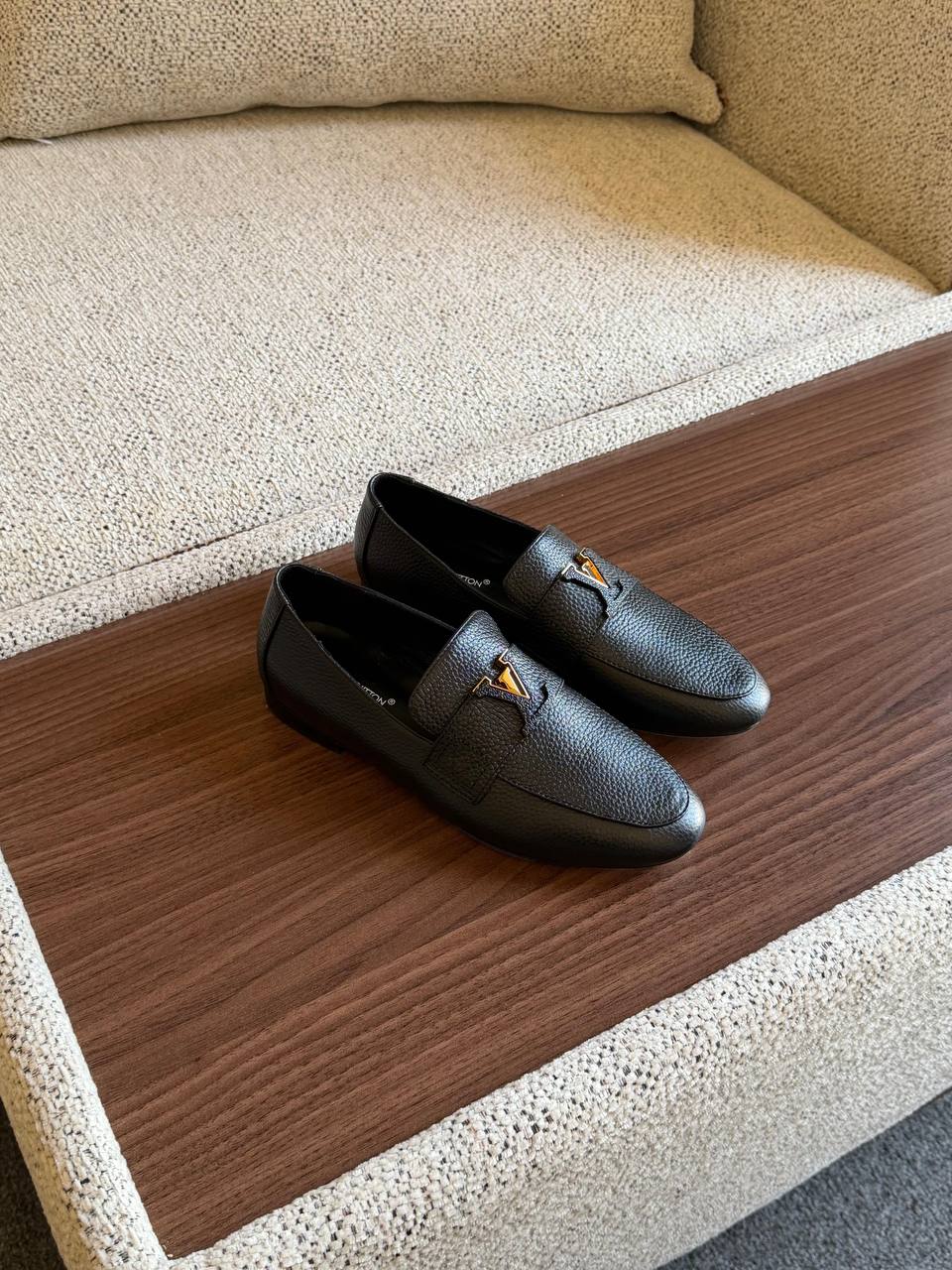 LOUIS VIITTON

SuperMaster Quality 💯
500 dhs🇦🇪🇦🇪

Size: 36-41💥

Zain171
♥️♥️♥️