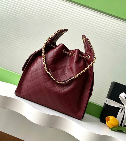 CHANEL 

NEW CAME 

BIG SIZE 
GOOD QUALITY 
115 dhs🇦🇪🇦🇪

Size:30cm
Zain39
♥️♥️♥️