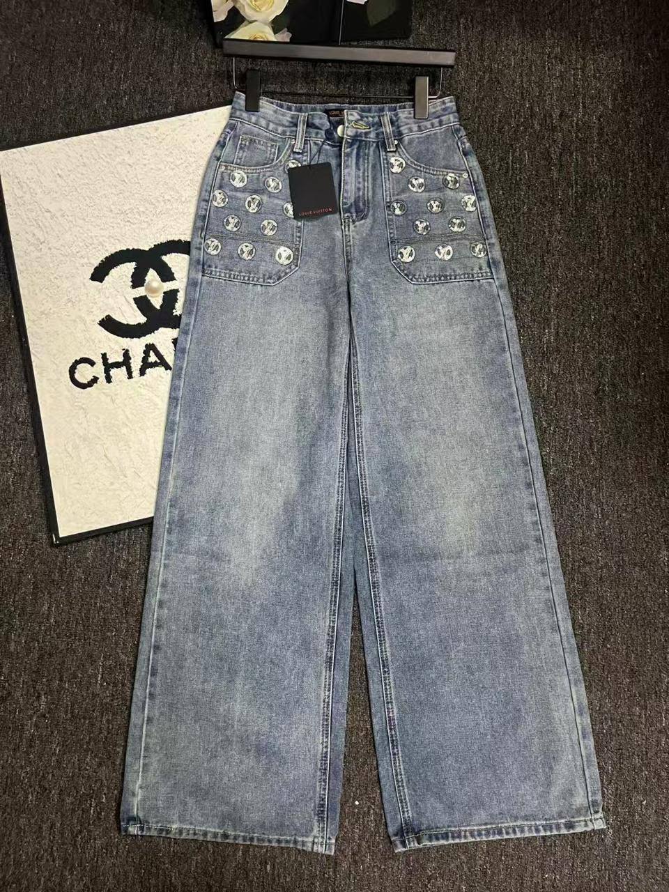 *New collections*                                                
LV
*Super Master quality*
*Sizes: M L XL* 
320 dhs✅

Zain308
♥️♥️♥️