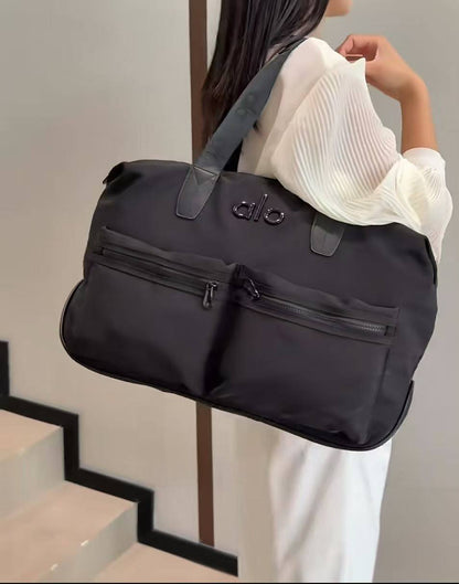 Alo
85 dhs✅
size 45×20×28cm

Zain42
♥️♥️♥️