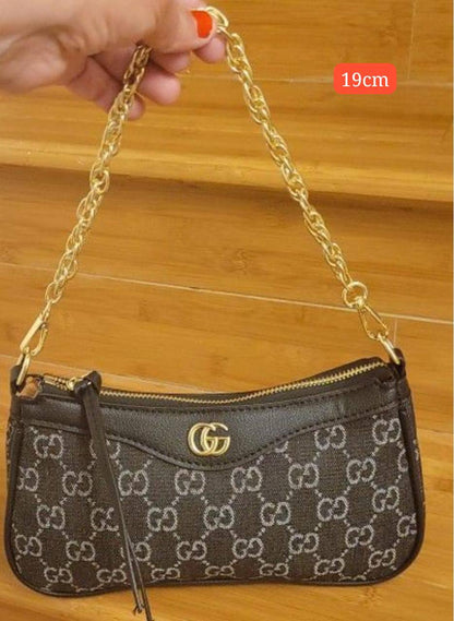 Gucci

19cm with box 90 dhs💓

24cm with box 95 dhs💓

Zain168
♥️♥️♥️