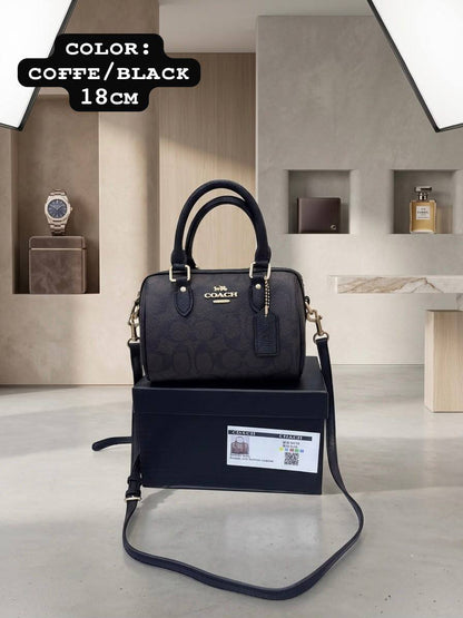 Coach ʀᴏᴡᴀɴ
ᴄʀᴏssʙᴏᴅʏ ʙᴀɢ
ᴡɪᴛʜ ʙᴏx
ʟᴇϙᴛʜᴇʀ
sɪᴢᴇ:𝟏𝟖ᴄᴍ
95 dhs✅

Zain56
♥️♥️♥️