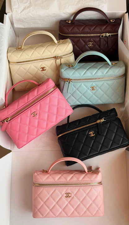 CHANEL
𝐕𝐚𝐧𝐢𝐭𝐲 𝐁𝐚𝐠 𝐖𝐢𝐭𝐡 𝐂𝐡𝐚𝐢𝐧 
950 dhs✅
Full Packge Super Master

ETAG4
♥️♥️♥️