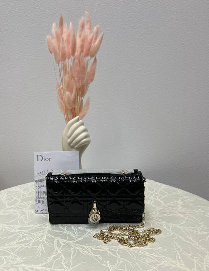 Dior 💕💕✨
Super master quality 🔥🔥
Available ✨💕💕
With full packing 📦🎀
For Price 👇 WhatsApp✅
0568585901 
0507557372
0552275751 Owner Zain 👌

Zain252
♥️♥️♥️