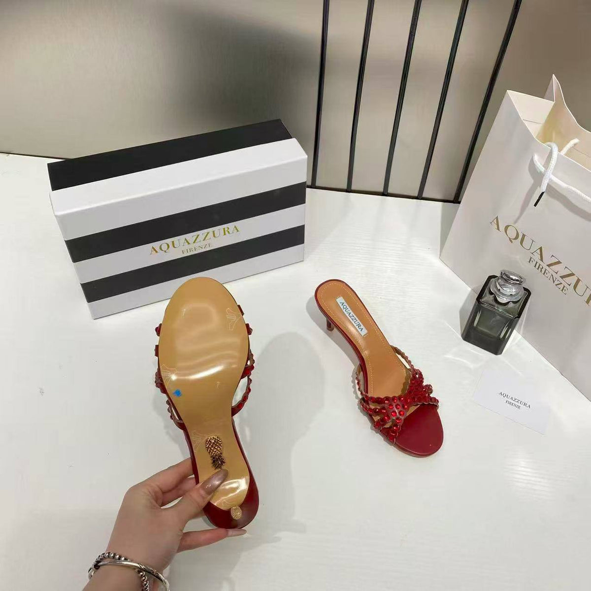 AQUAZZURA 
115 dhs🇦🇪🇦🇪

Zain40
♥️♥️♥️