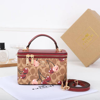COACH 
NEW CAME GOOD QUALITY 
WITH BOX  
🎁🎁🎁

90 dhs🪙💕
SIZE: 17.5cm

Zain39

اطلبوها من الوتس المثبت في الأعلى👆🏻👆🏻

تواصلو معنا 👈🏻 Zain 
For order WhatsApp pinned 👆🏻

♥️♥️♥️