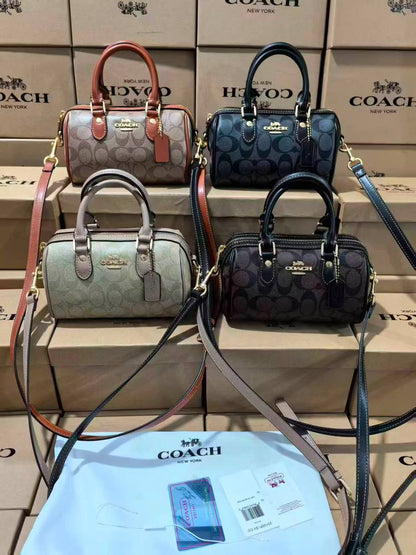 COACH 
110 dhs💓
with box 📦 
Size 20cm👈

Zain161
♥️♥️♥️