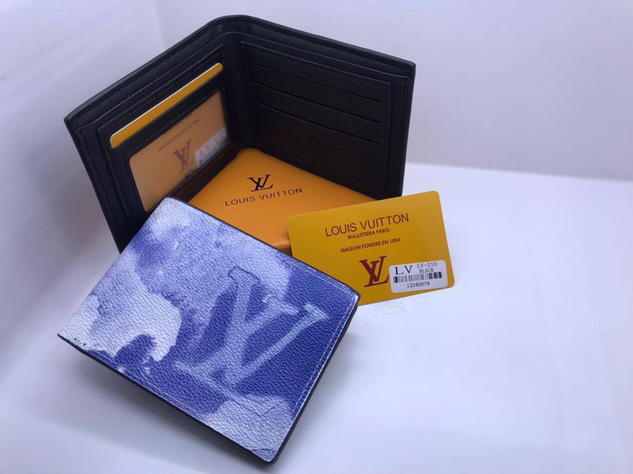 Wallets
55 dhs🇦🇪🇦🇪

Zain182
♥️♥️♥️