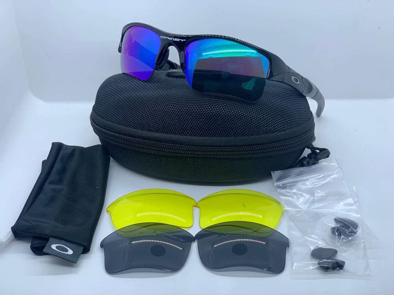 Oakley
Oakley Master quality 
130 dhs✅

Zain126
♥️♥️♥️