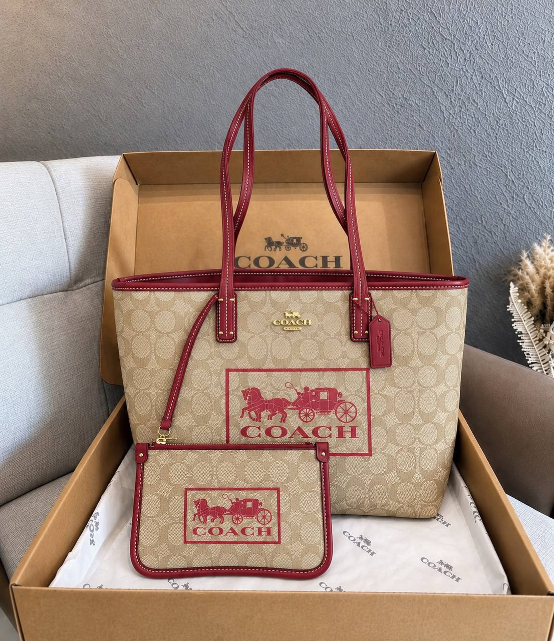 COACH 

NEW CAME 

HIGH QUALITY 

WITH POUCH 
115 dhs🇦🇪🇦🇪

Zain295
Zain17
♥️♥️♥️