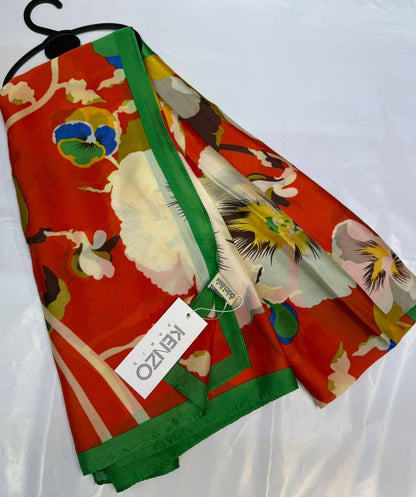 Hermes
Silk scarf 
40 dhs✅
55 dhs✅ 

with box🎁🎁🎁

Zain93
♥️♥️♥️