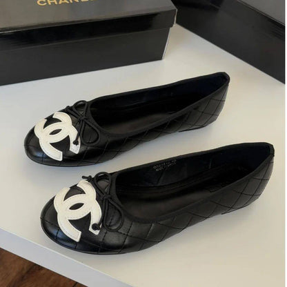 Chanel
Size 36-41 
Master quality 😊😊😊
280 dhs💓

Zain207
♥️♥️♥️