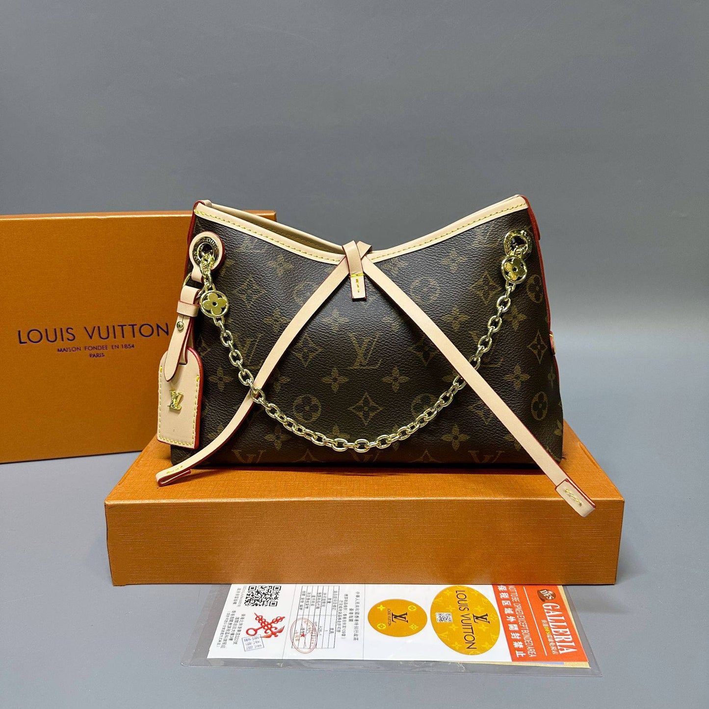LV

NEW CAME GOOD QUALITY 
WITH BOX 
🎁🎁🎁

90 dhs❣️

Zain39
♥️♥️♥️