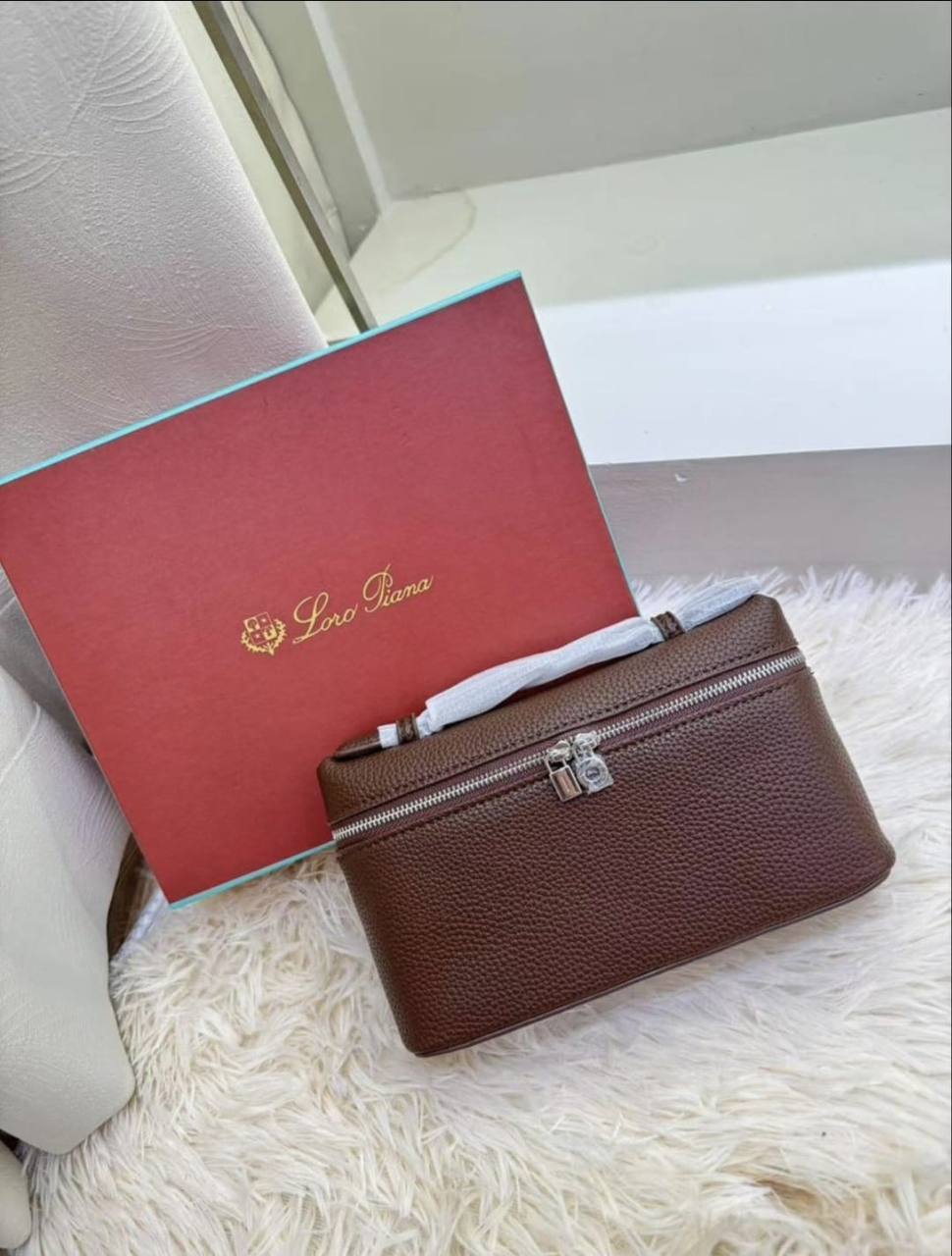 Loro Piana
withbox 
85 dhs🇦🇪🇦🇪

Zain143
♥️♥️♥️