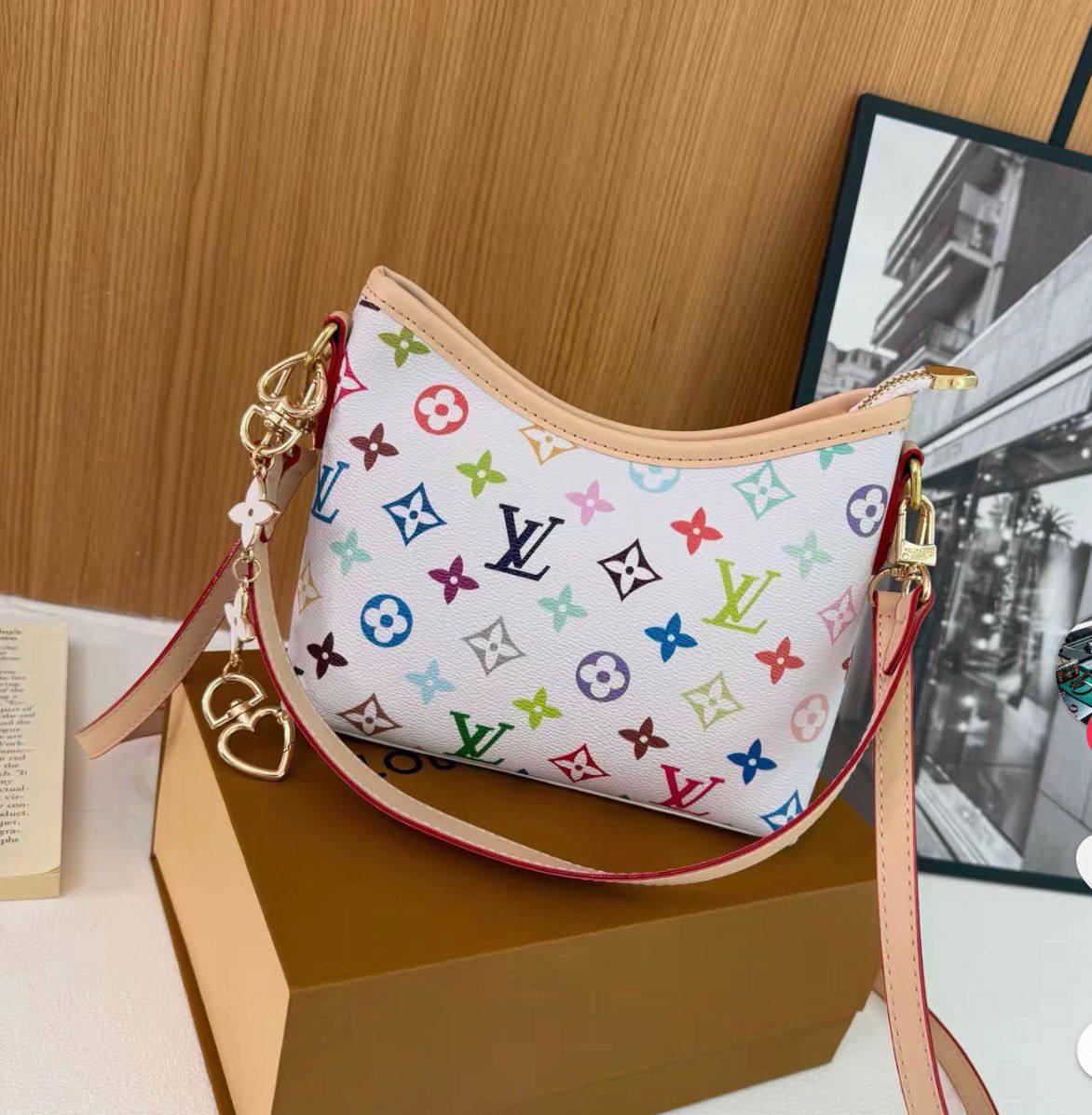LV
with box
🎁🎁🎁

95 dhs🪙🌨️

Zain177
♥️♥️♥️