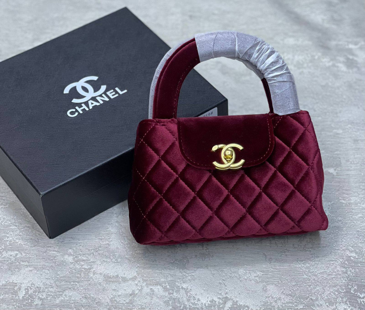 Chanel

With box
🎁🎁🎁

100 dhs🗽

Zain175
♥️♥️♥️