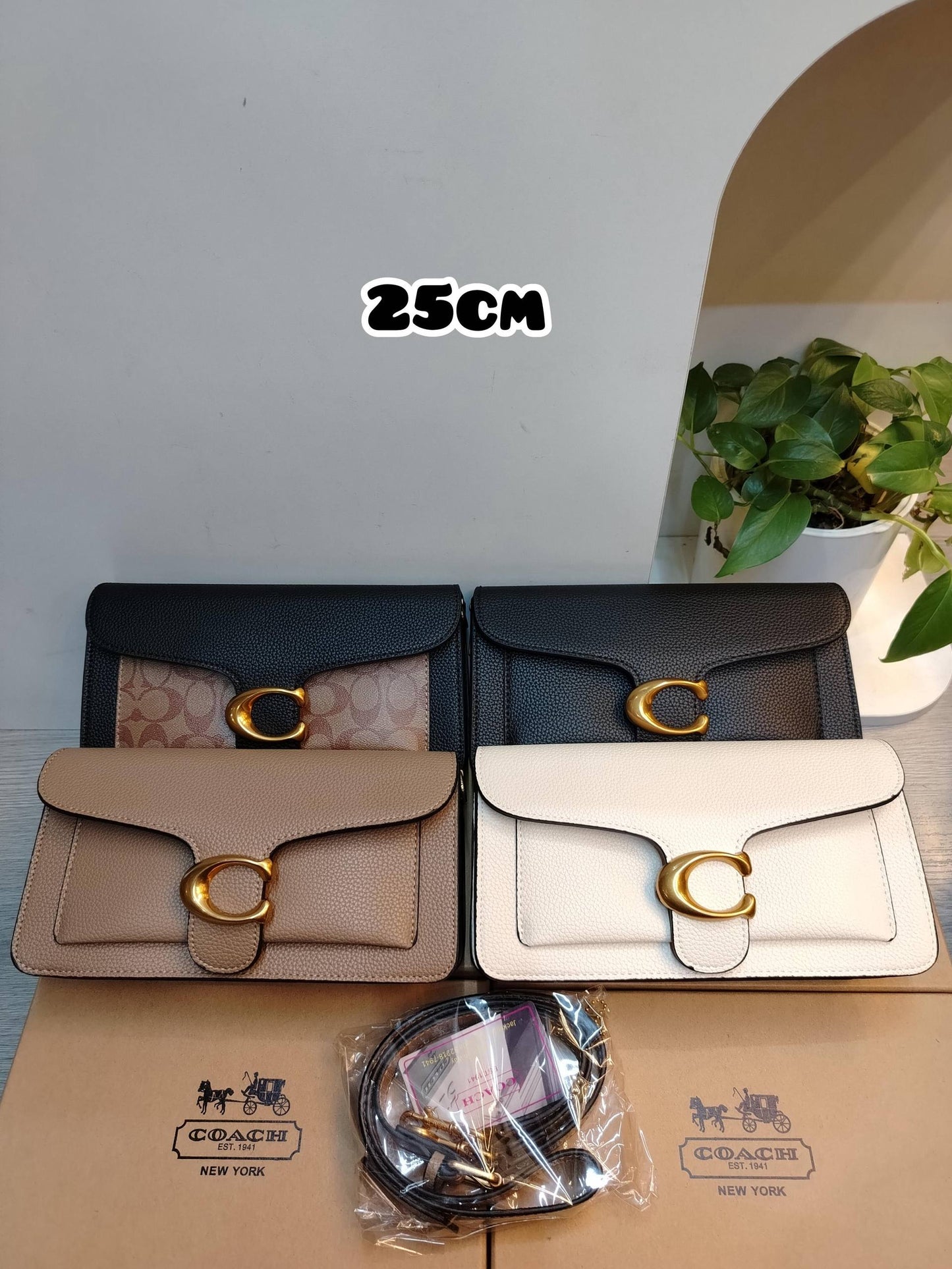 Coach tabby new arrival 
Good quality.”
•With Box.
🎁🎁🎁

•small 20cm
•Big 25cm 
95 dhs🗽

Zain107
♥️♥️♥️