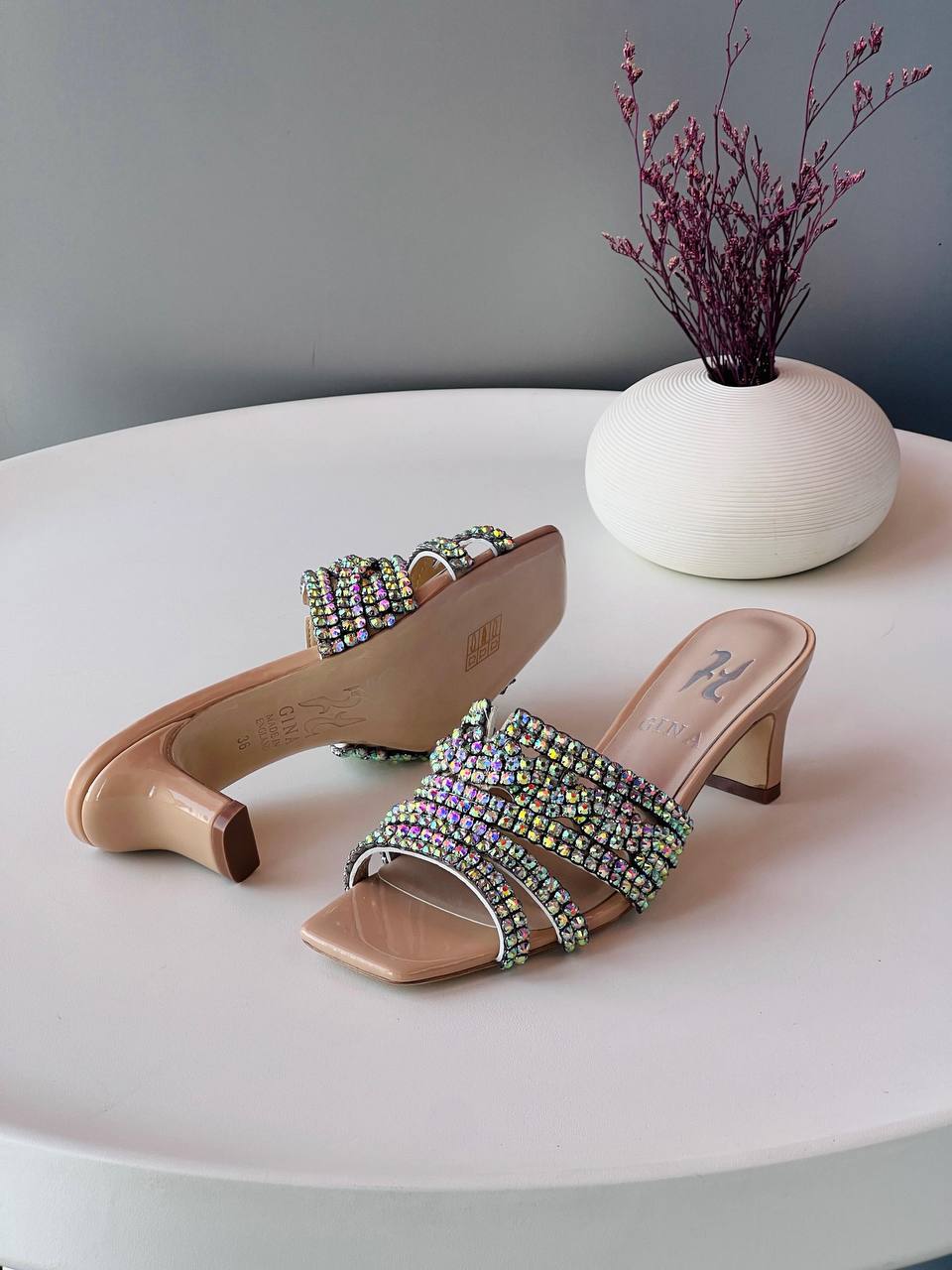 Gina
Size 36_41
Super high quality* 
450 dhs✅

Zain176
♥️♥️♥️