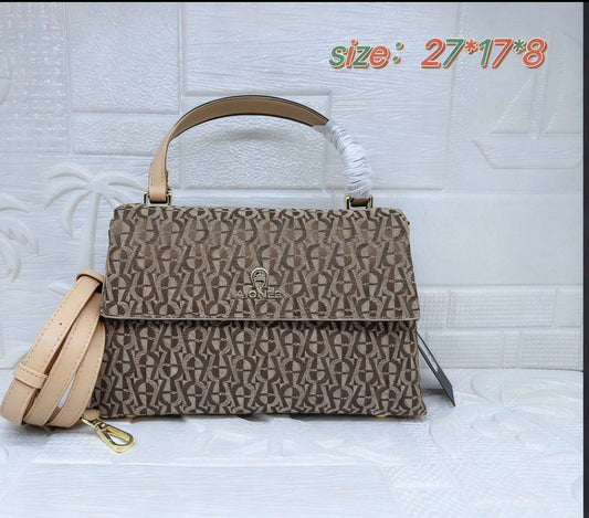 Aigner
95 dhs🪙💚
size：26cm

With box
🎁🎁🎁

Zain35
♥️♥️♥️