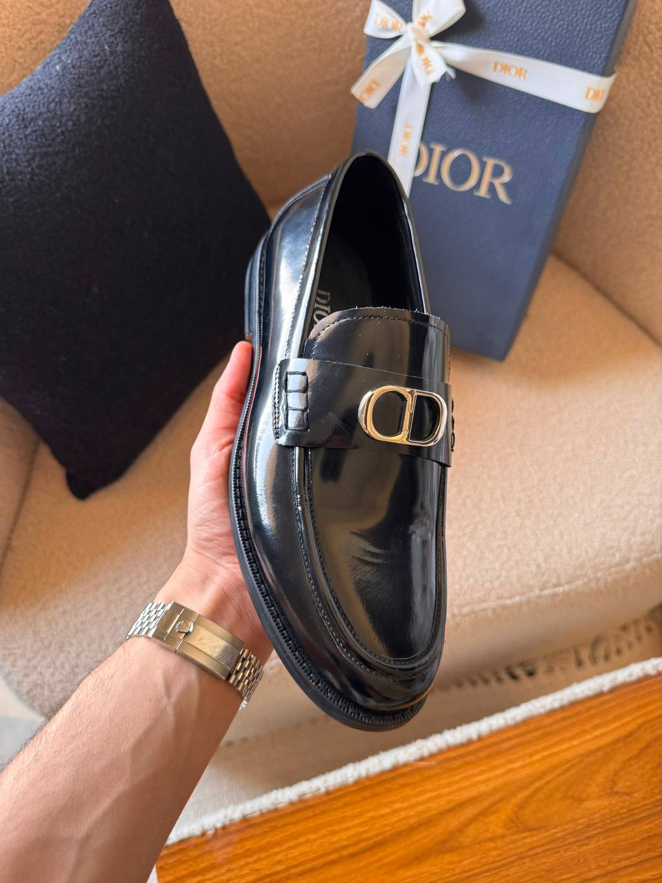 Christian Dior
*AAA QUALITY*
*size: 40 to 46*
490 dhs💓

Zain185
♥️♥️♥️