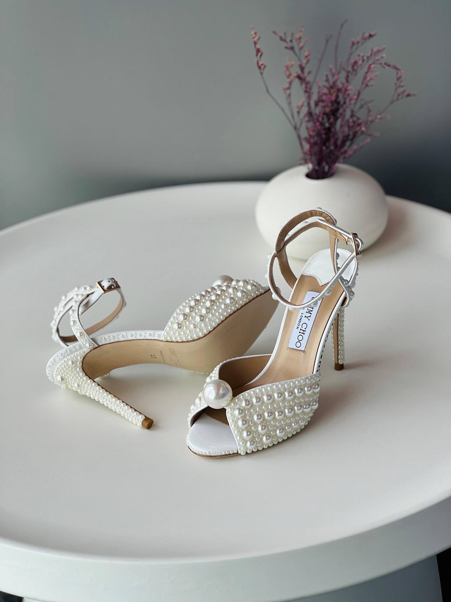Jimmy choo🌹
Size 36_41
Super high quality* 
600 dhs🪙🌨️

Zain176
♥️♥️♥️