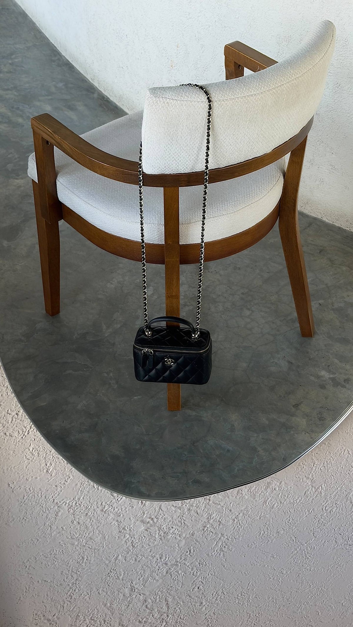 New collection ⚜️
CHANEL 💚
VIP quality 💎
Chanel Vanity with chain ✨
Size : 16 cm
For Price 👇 WhatsApp✅
0568585901 
0507557372
0552275751 Owner Zain 👌

Zain336
♥️♥️♥️
