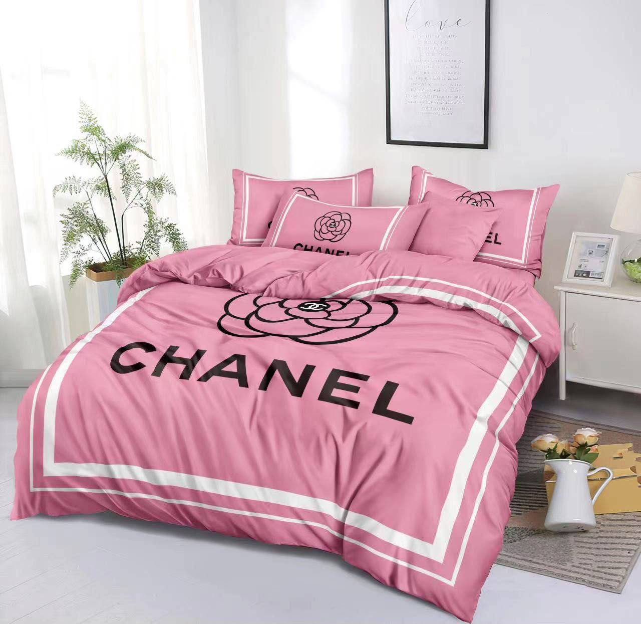 Master quality 
King size bed 
Comforter set
1 comfort  
1 bedsheets 
4 pillowcases 
6pcs set
150 dhs🇦🇪🇦🇪

Zain99
♥️♥️♥️
