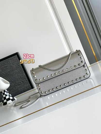 Valentino 
Master🌺🌺
240 dhs💓💓

Zain153
♥️♥️♥️