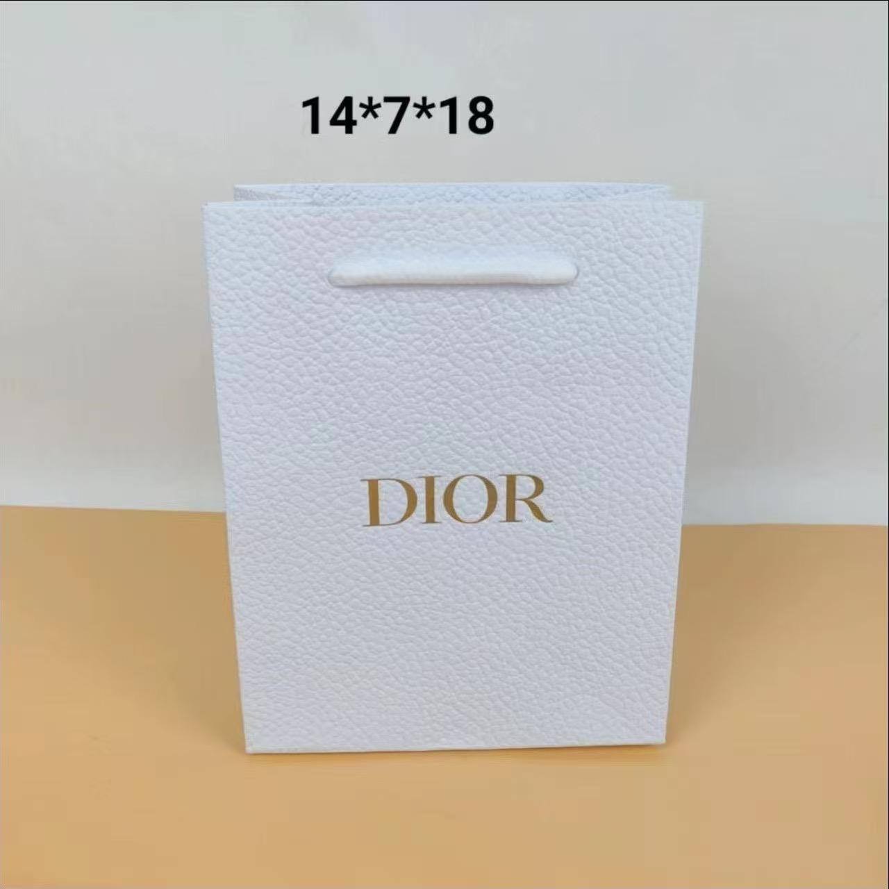 Master Paper Bags
For Small Boxes
10 dhs❣️

Zain24
♥️♥️♥️